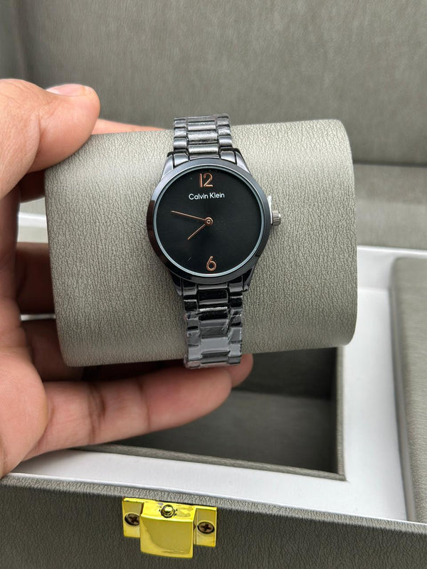 Fiora Alure Classic Women's Subdial Watch